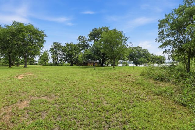 3300 Sunrise Court, Granbury, TX 76048