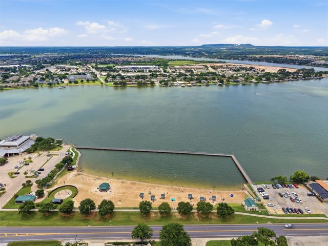 3300 Sunrise Court, Granbury, TX 76048