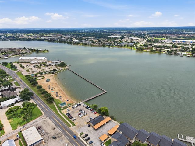 3300 Sunrise Court, Granbury, TX 76048