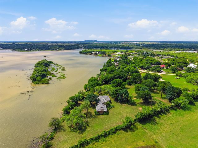 3300 Sunrise Court, Granbury, TX 76048