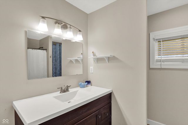 1427 Ruth Drive, Indianapolis, IN 46240