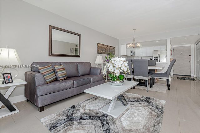 492 NW 165th St Road C112, Miami, FL 33169
