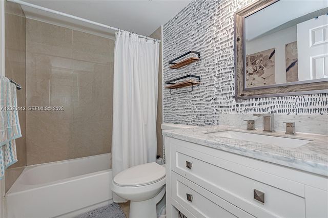 492 NW 165th St Road C112, Miami, FL 33169