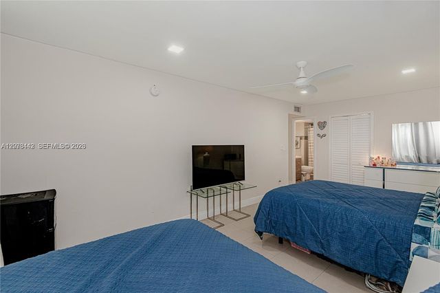 492 NW 165th St Road C112, Miami, FL 33169