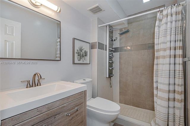 492 NW 165th St Road C112, Miami, FL 33169