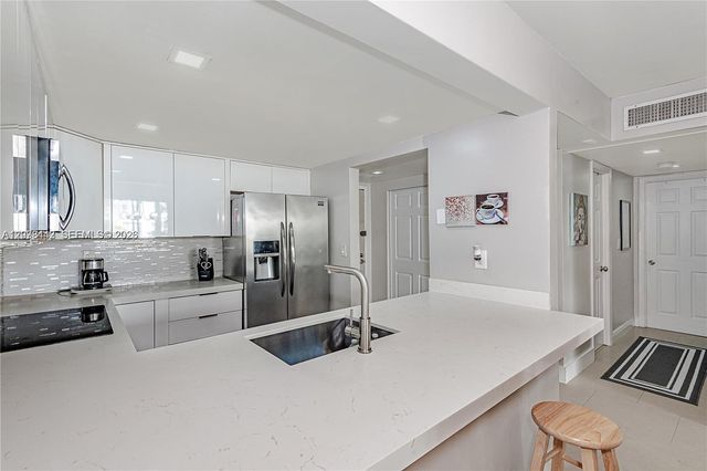 492 NW 165th St Road C112, Miami, FL 33169