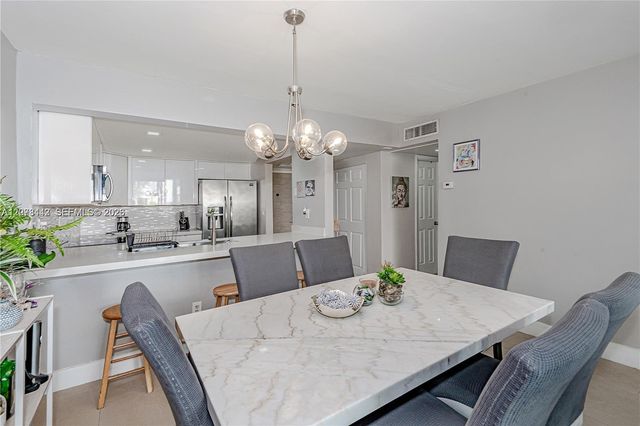 492 NW 165th St Road C112, Miami, FL 33169