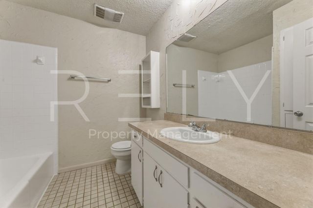 205 W William Cannon DR B, Austin, TX 78745