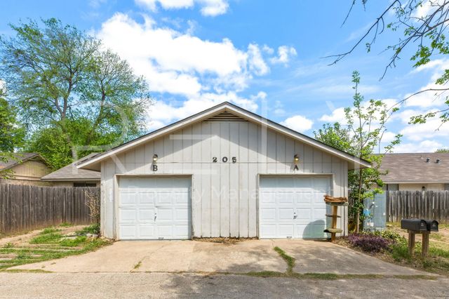 205 W William Cannon DR B, Austin, TX 78745