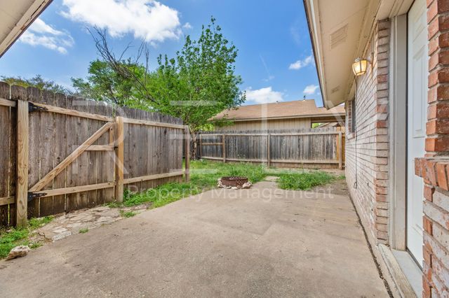 205 W William Cannon DR B, Austin, TX 78745