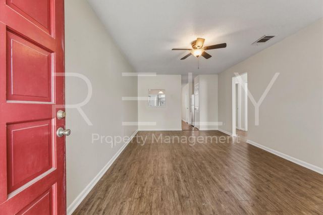 205 W William Cannon DR B, Austin, TX 78745