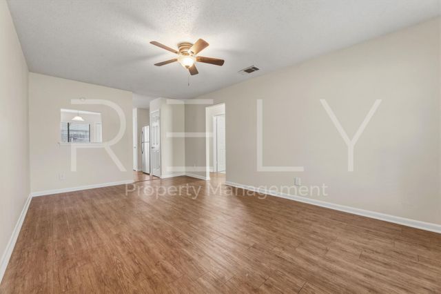 205 W William Cannon DR B, Austin, TX 78745