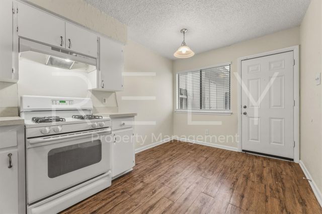 205 W William Cannon DR B, Austin, TX 78745