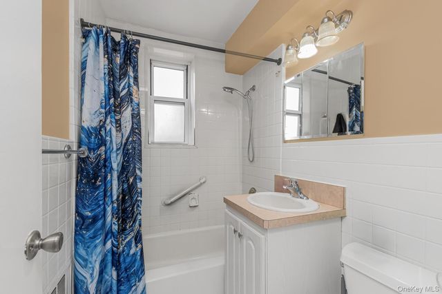 76 DeHaven Drive 6L, Yonkers, NY 10703