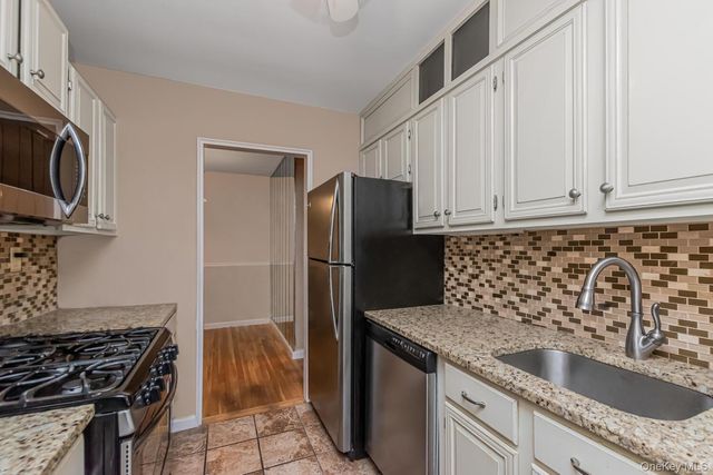 76 DeHaven Drive 6L, Yonkers, NY 10703