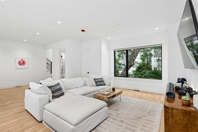 2633 Reagan 105, Dallas, TX 75219