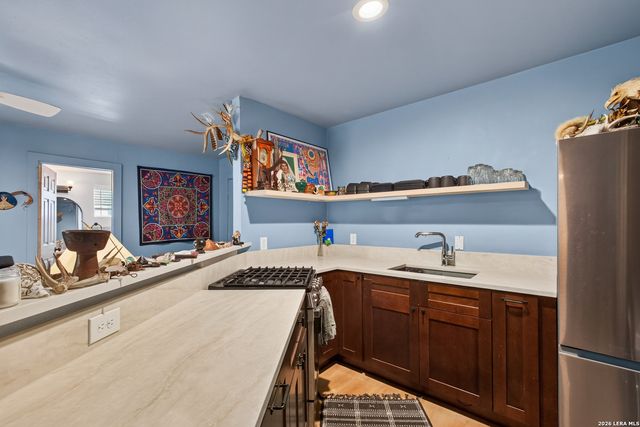 1031 W Mulberry Ave Apt 2, San Antonio, TX 78201