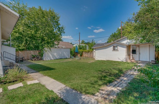 1031 W Mulberry Ave Apt 2, San Antonio, TX 78201