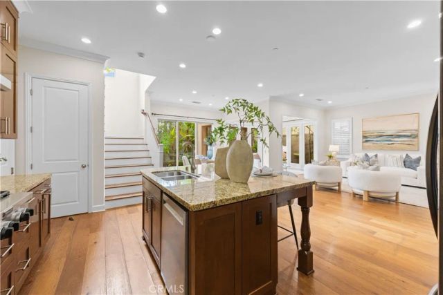 79 Honeyflower, Irvine, CA 92620