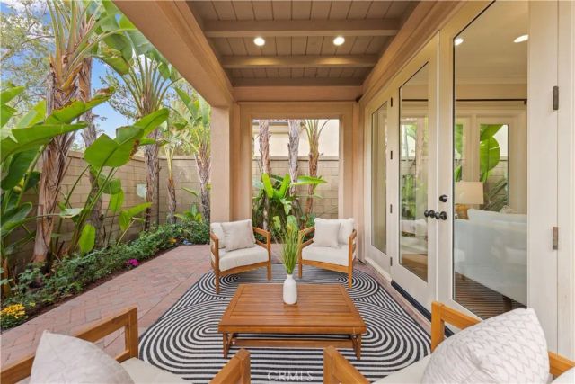 79 Honeyflower, Irvine, CA 92620
