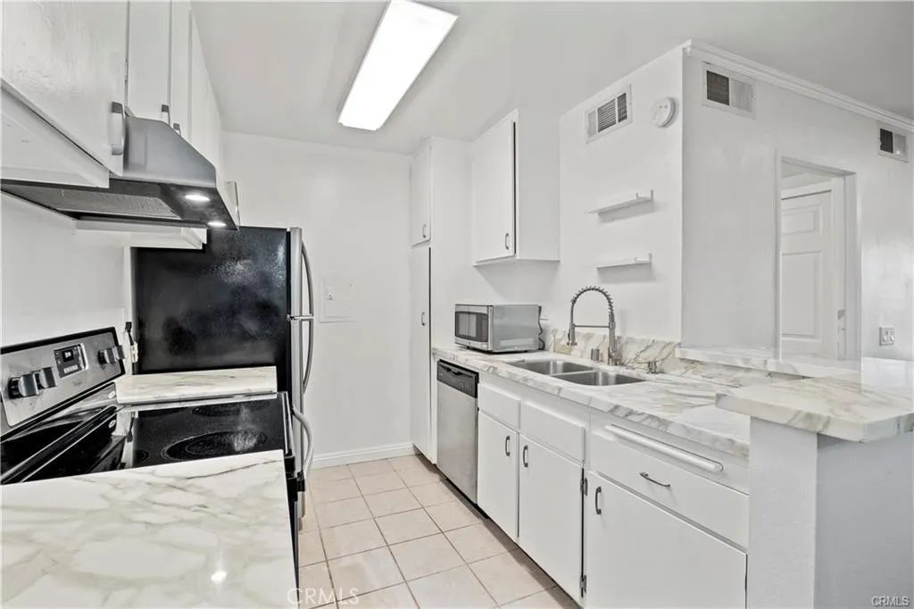 23515 Lyons Ave 179, Valencia, CA 91355