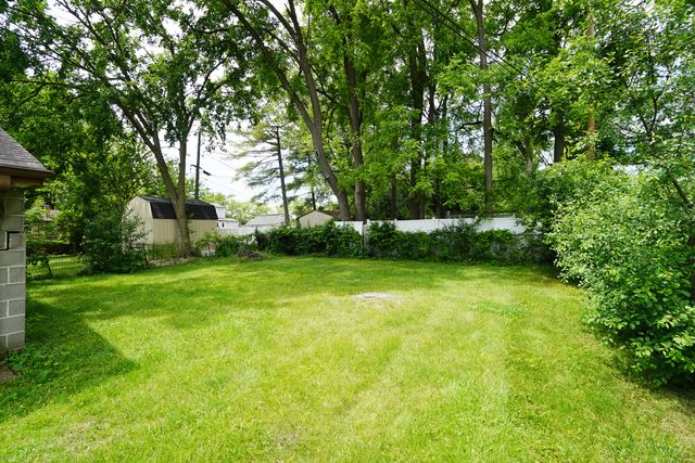 208 N Graylynn Drive, Mount Prospect, IL 60056