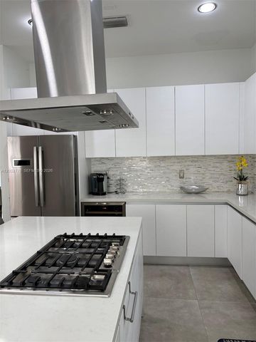 7433 NW 99th Avenue, Doral, FL 33178