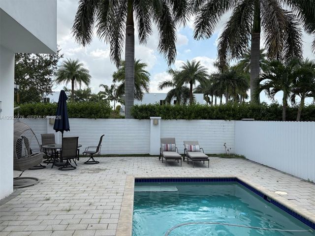 7433 NW 99th Avenue, Doral, FL 33178