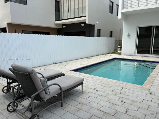 7433 NW 99th Avenue, Doral, FL 33178
