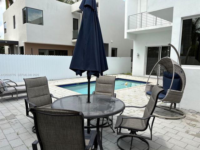 7433 NW 99th Avenue, Doral, FL 33178