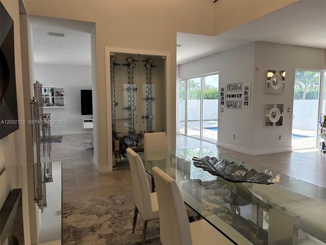 7433 NW 99th Avenue, Doral, FL 33178