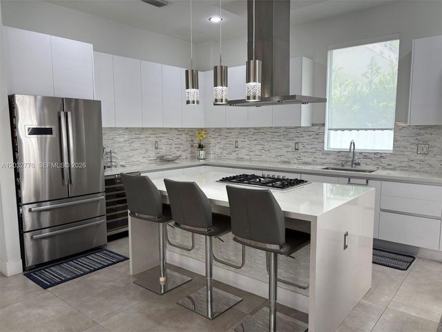7433 NW 99th Avenue, Doral, FL 33178