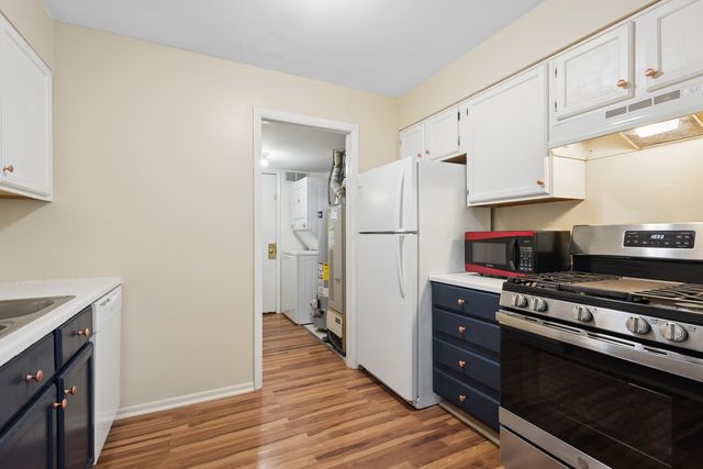 5775 Madrid Court B, Hanover Park, IL 60133