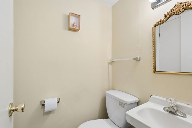 5775 Madrid Court B, Hanover Park, IL 60133