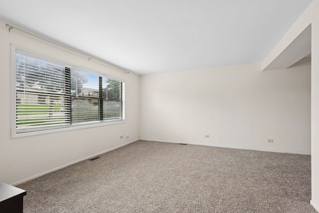 5775 Madrid Court B, Hanover Park, IL 60133