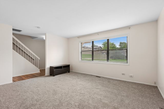 5775 Madrid Court B, Hanover Park, IL 60133