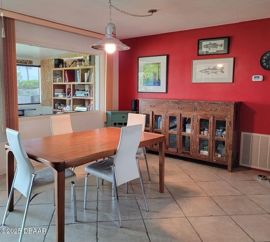 8 Richmond Drive, New Smyrna Beach, FL 32169