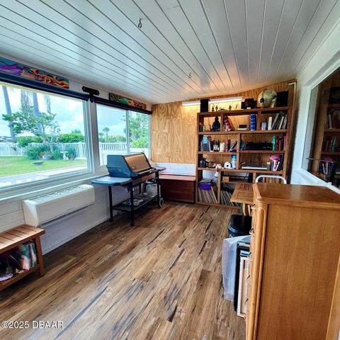 8 Richmond Drive, New Smyrna Beach, FL 32169