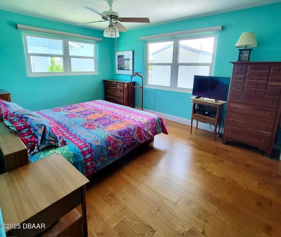 8 Richmond Drive, New Smyrna Beach, FL 32169