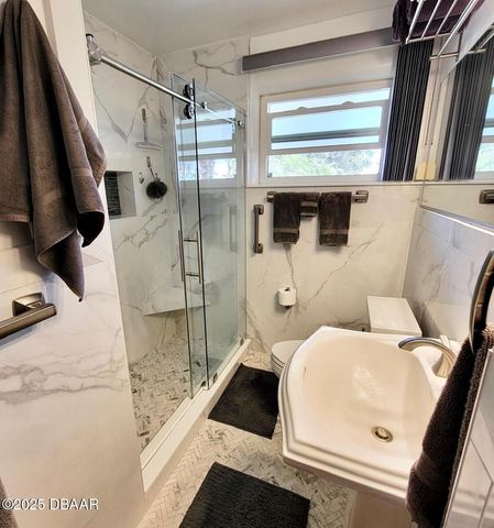 8 Richmond Drive, New Smyrna Beach, FL 32169