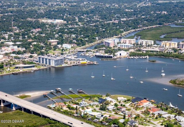 8 Richmond Drive, New Smyrna Beach, FL 32169