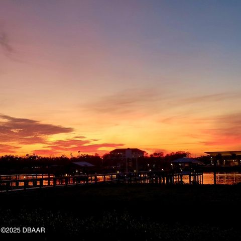 8 Richmond Drive, New Smyrna Beach, FL 32169