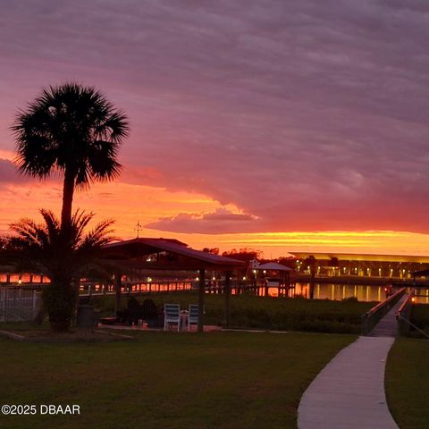 8 Richmond Drive, New Smyrna Beach, FL 32169