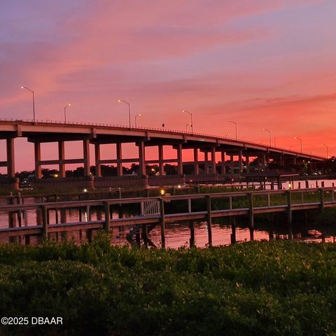 8 Richmond Drive, New Smyrna Beach, FL 32169