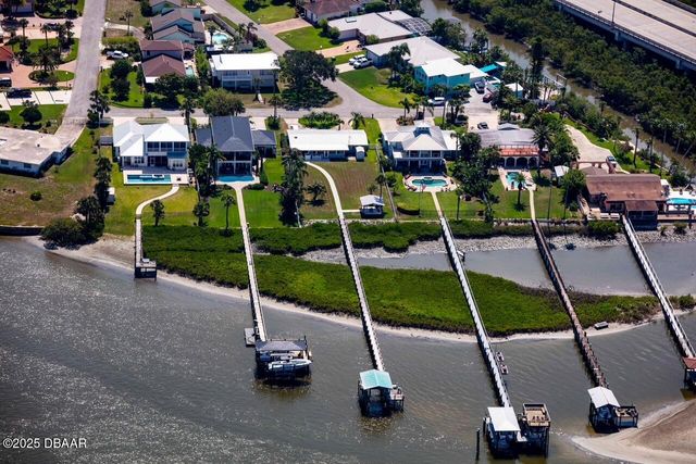 8 Richmond Drive, New Smyrna Beach, FL 32169