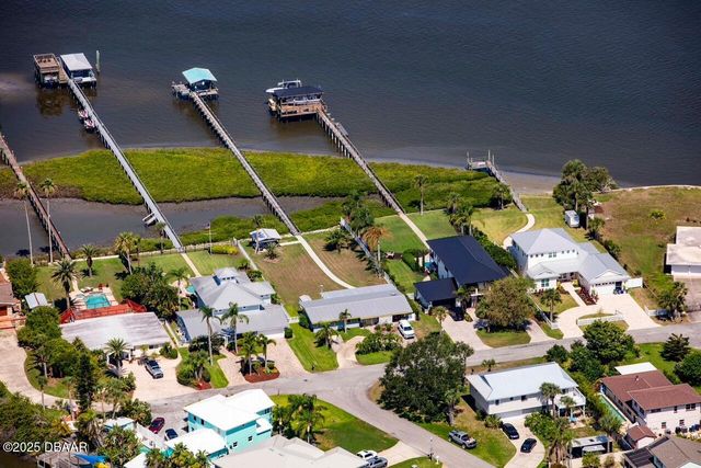 8 Richmond Drive, New Smyrna Beach, FL 32169