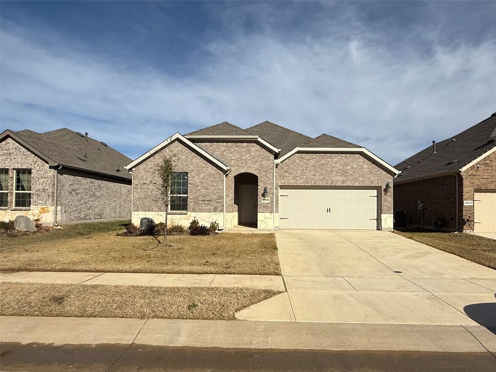 9909 Gray Barrell Drive, Aubrey, TX 76227