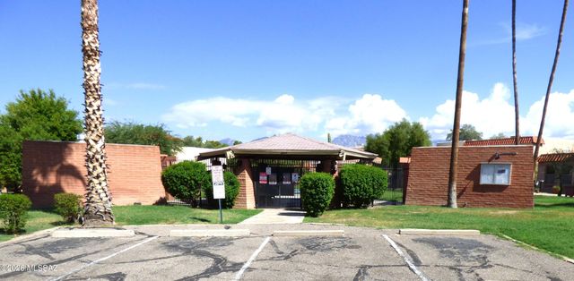 6565 E Calle La Paz B, Tucson, AZ 85715