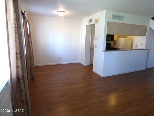 6565 E Calle La Paz B, Tucson, AZ 85715