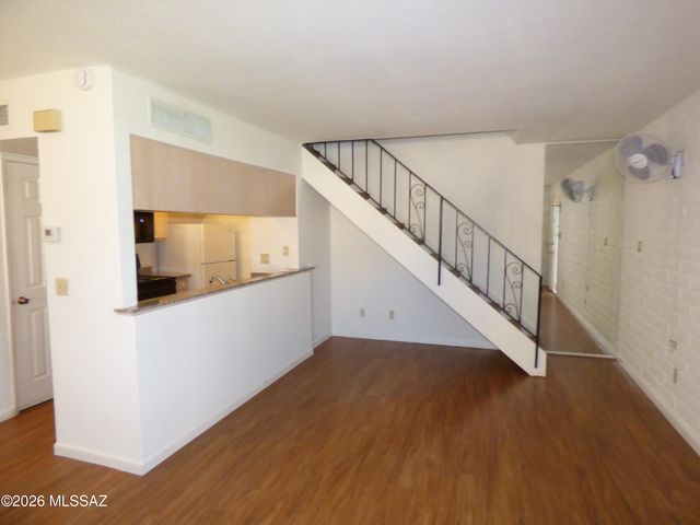 6565 E Calle La Paz B, Tucson, AZ 85715